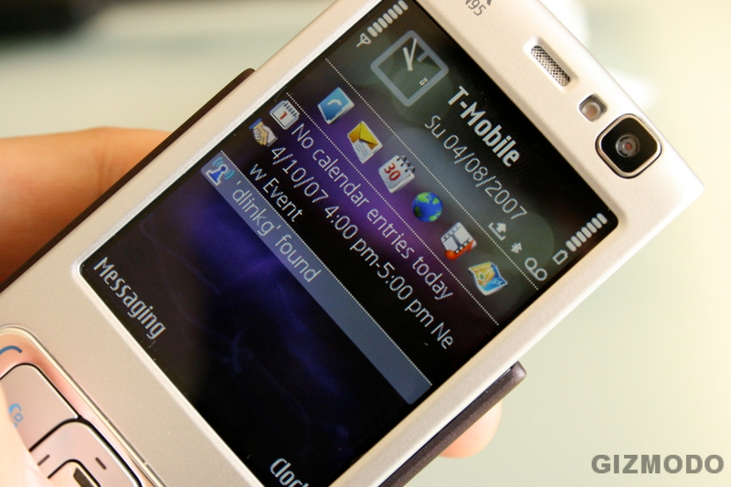 Illustration for article titled Gizmodo's Long-Ass Nokia N95 Review: Why it Rocks, Why it Sucks